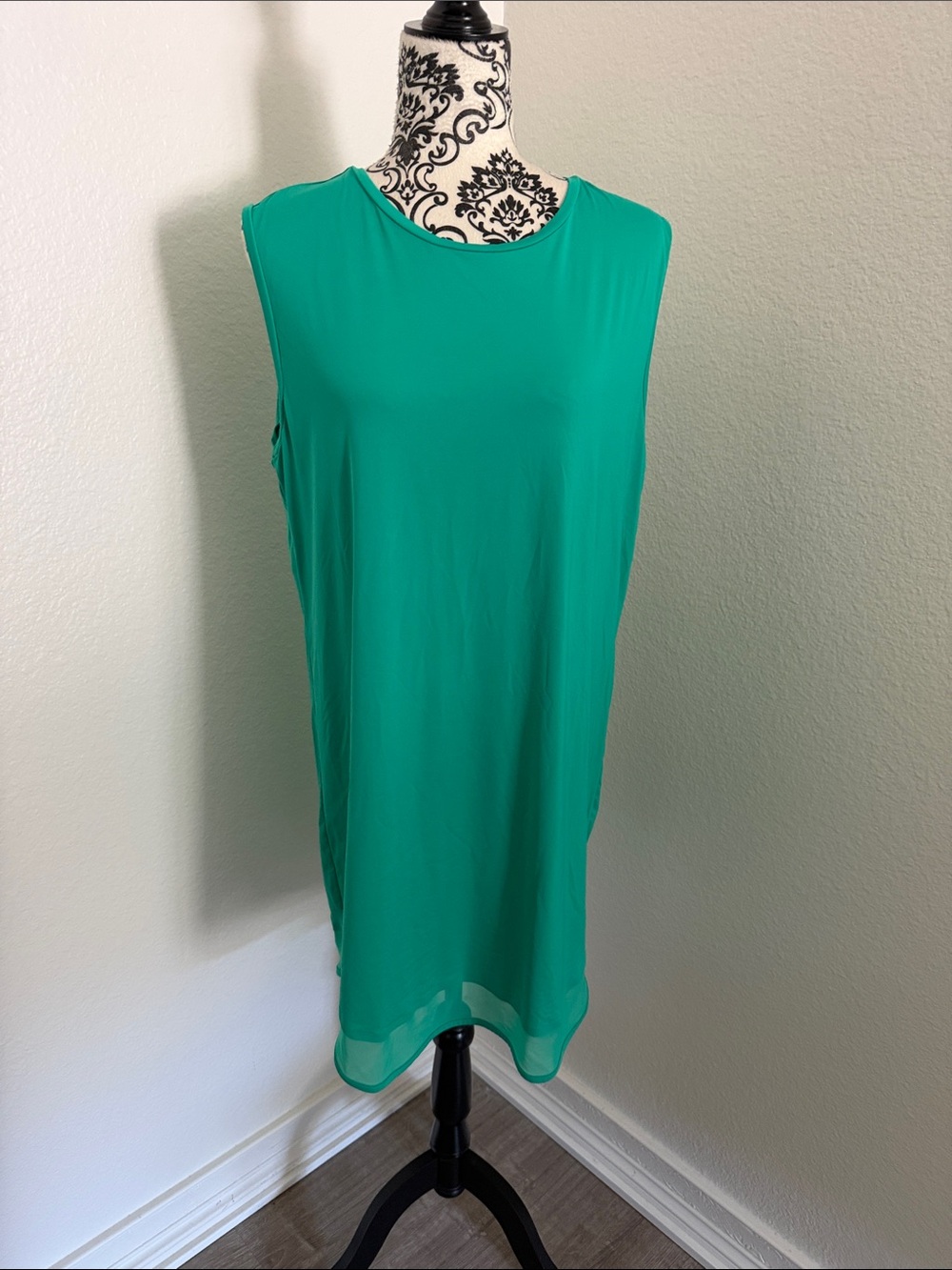 Athleta Kelly Green Sunlover UPF Women’s Sleeveless Shift Top in Teal Sz L